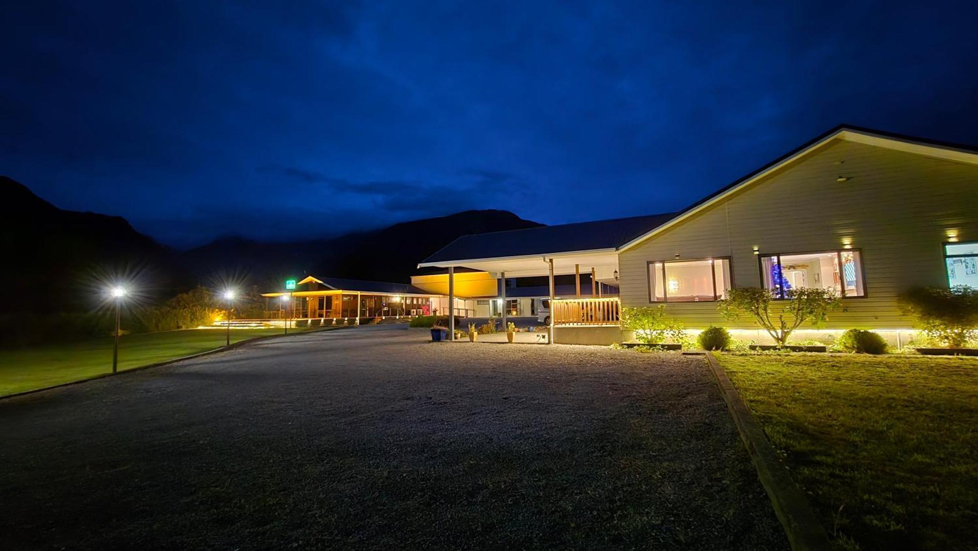 High Peaks Hotel Fox Glacier Exteriér fotografie