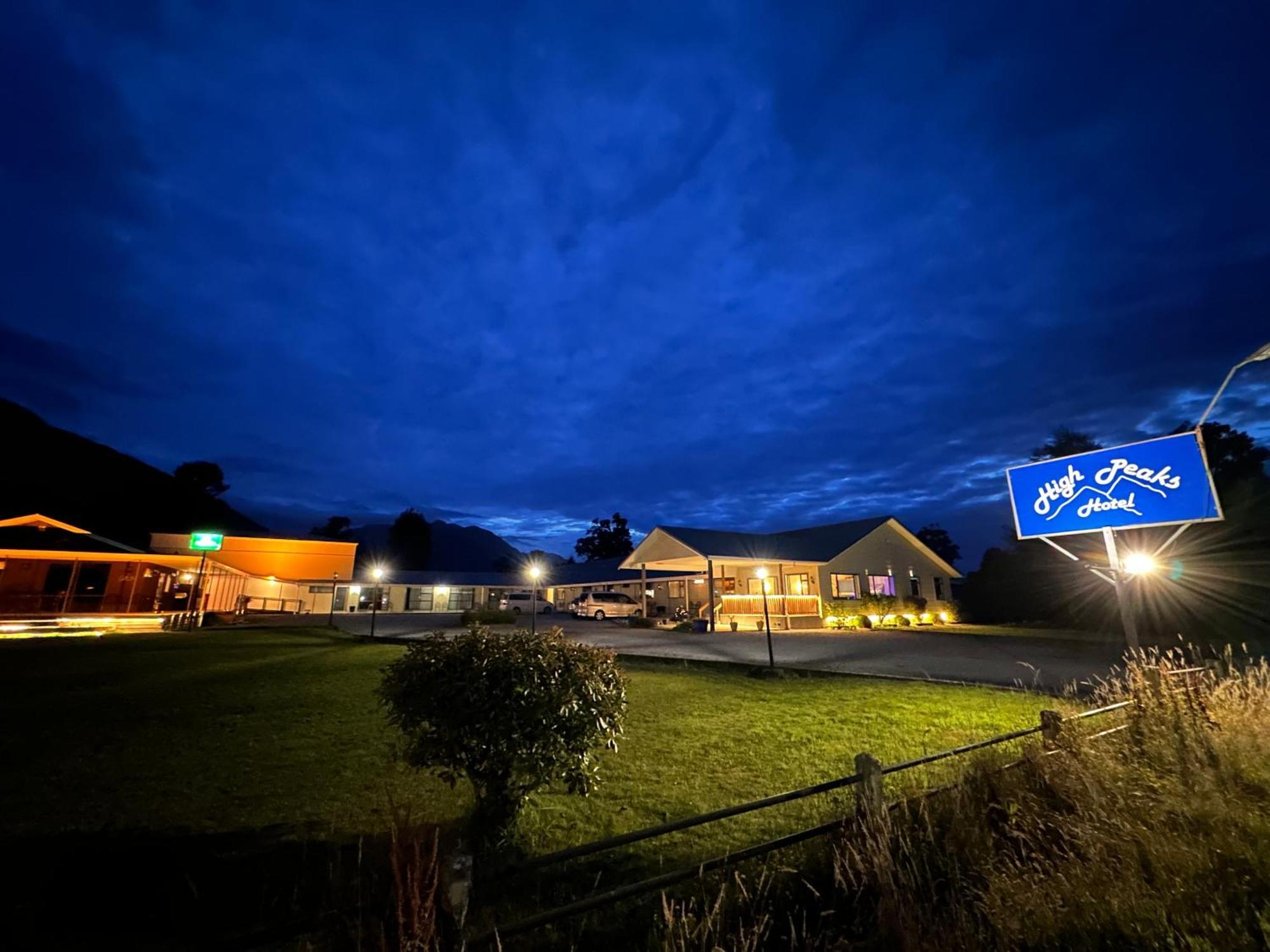 High Peaks Hotel Fox Glacier Exteriér fotografie