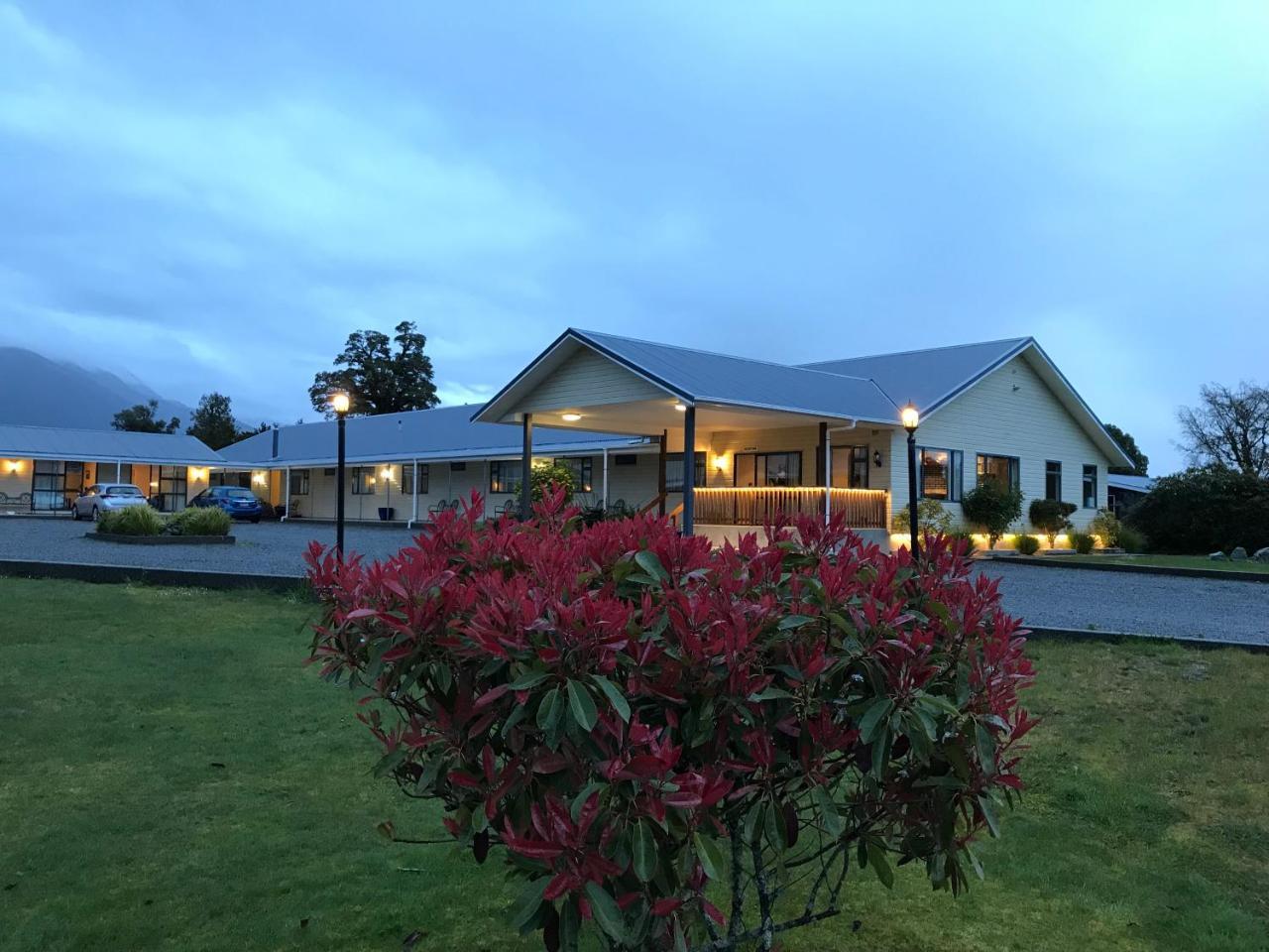 High Peaks Hotel Fox Glacier Exteriér fotografie