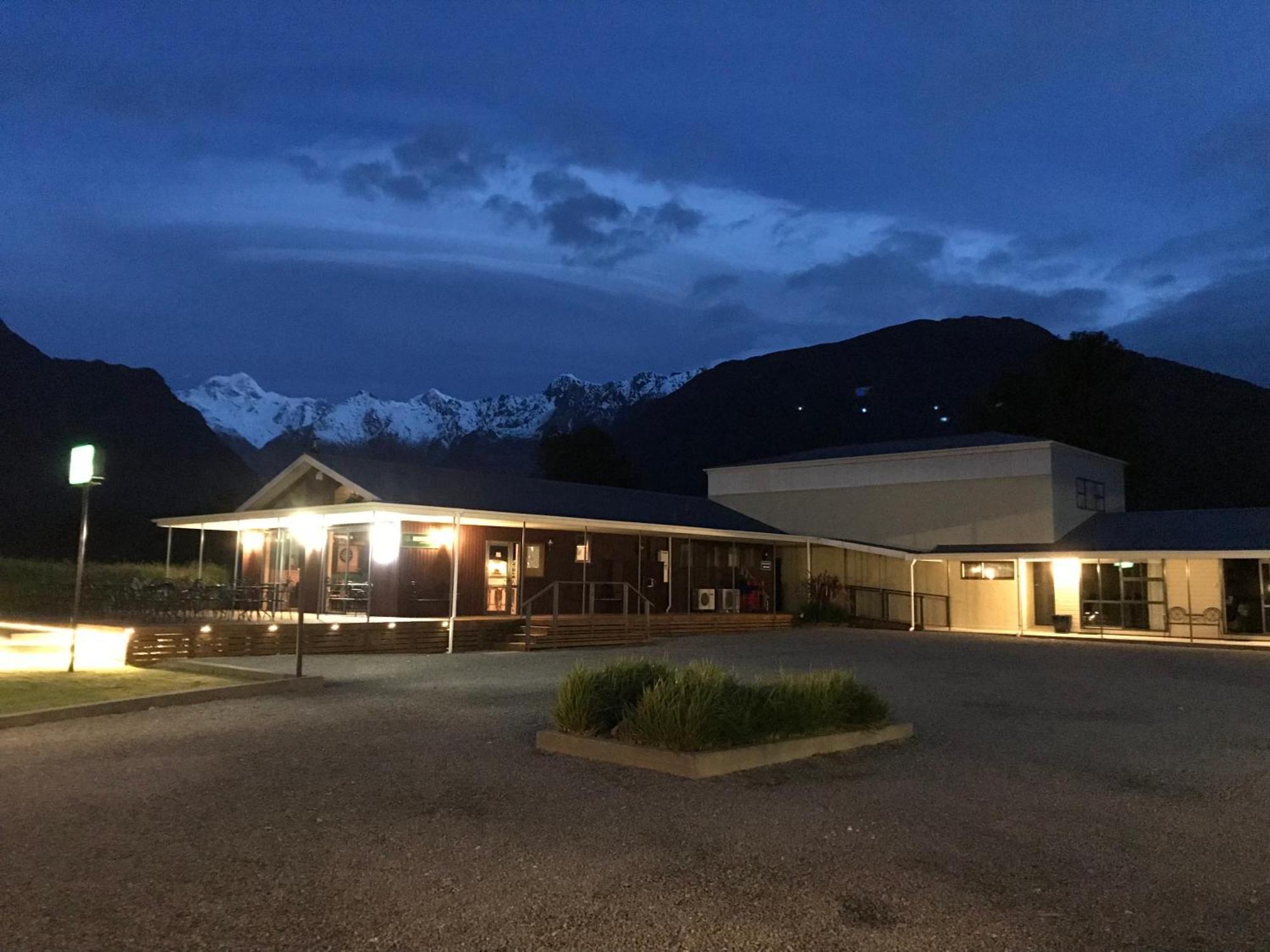 High Peaks Hotel Fox Glacier Exteriér fotografie