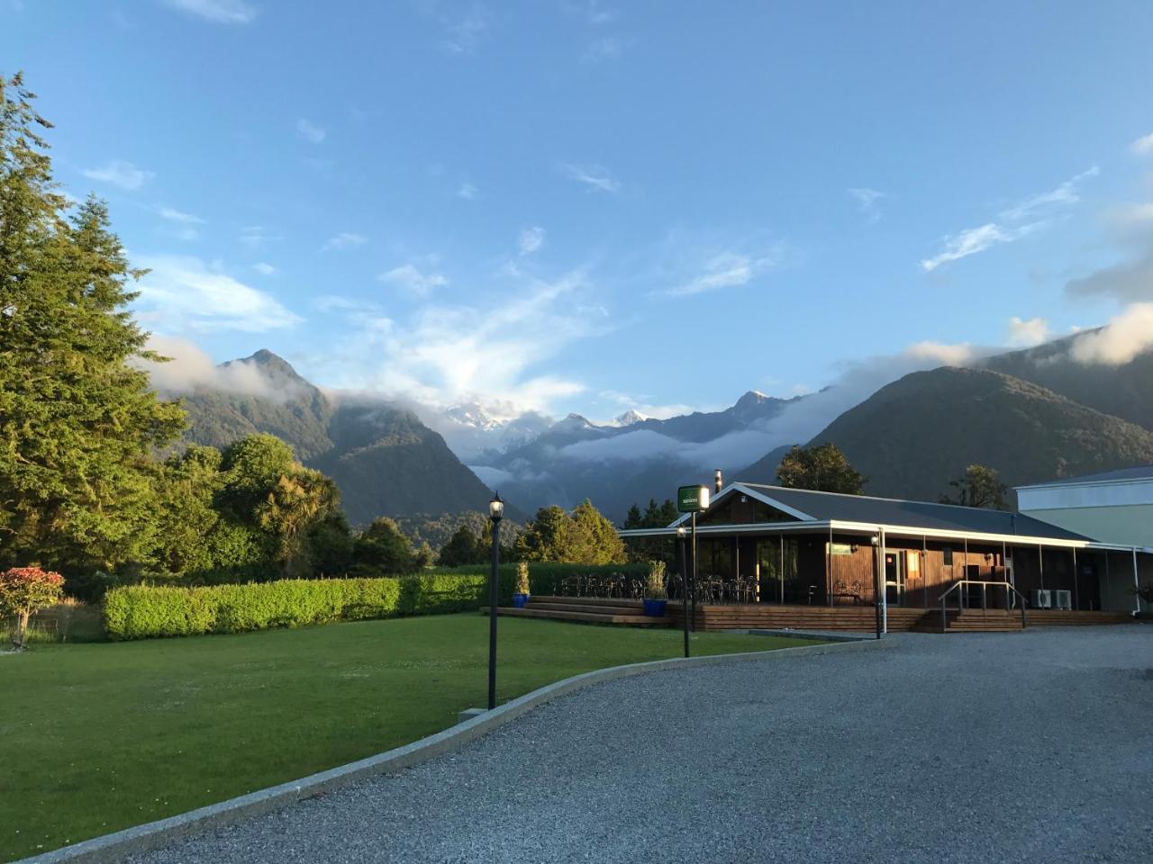 High Peaks Hotel Fox Glacier Exteriér fotografie